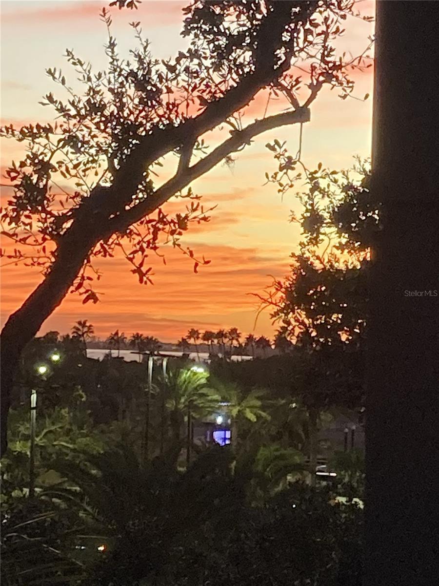 BROADWAY PROMENADE - Residential