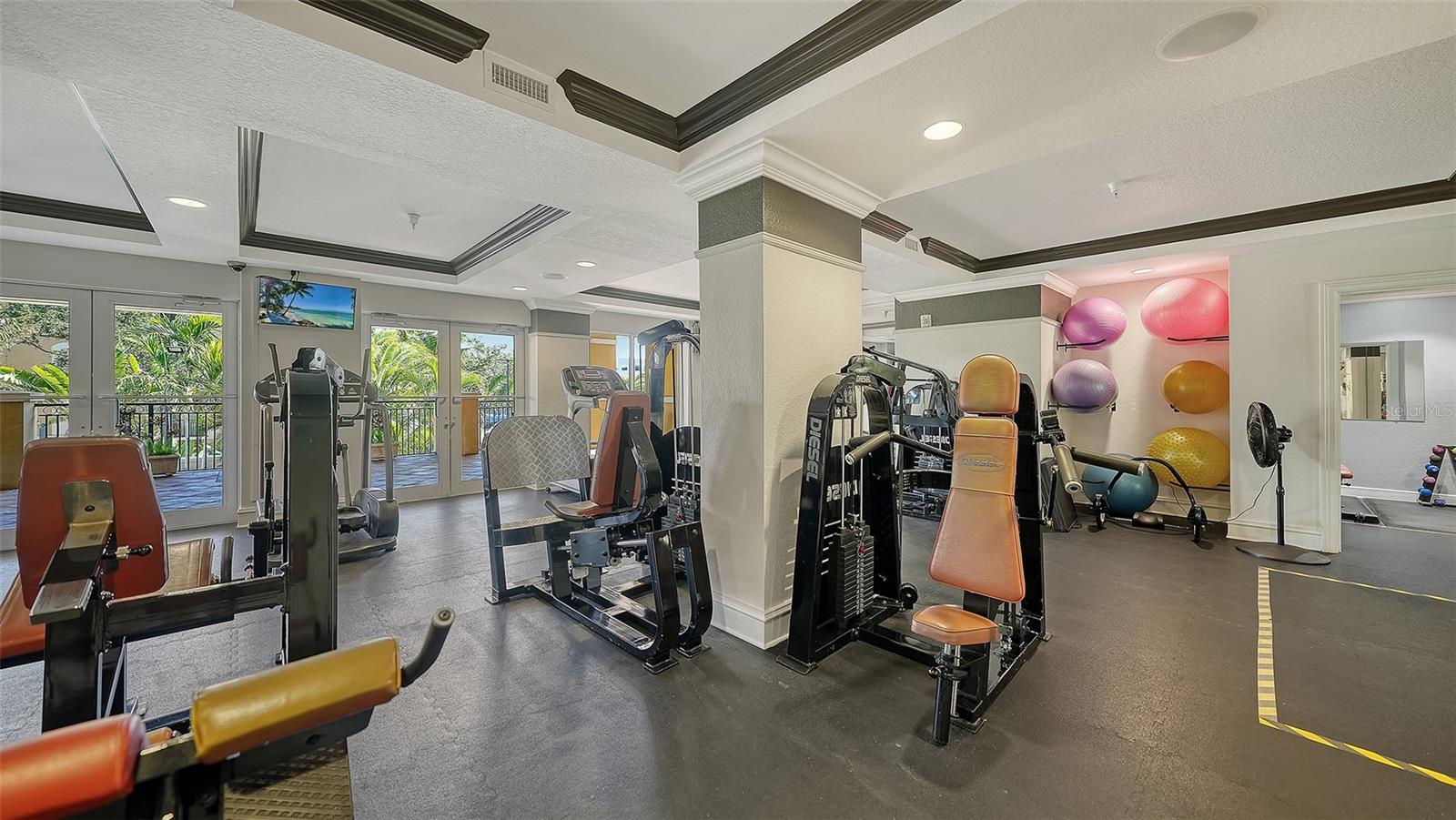 BROADWAY PROMENADE - Residential