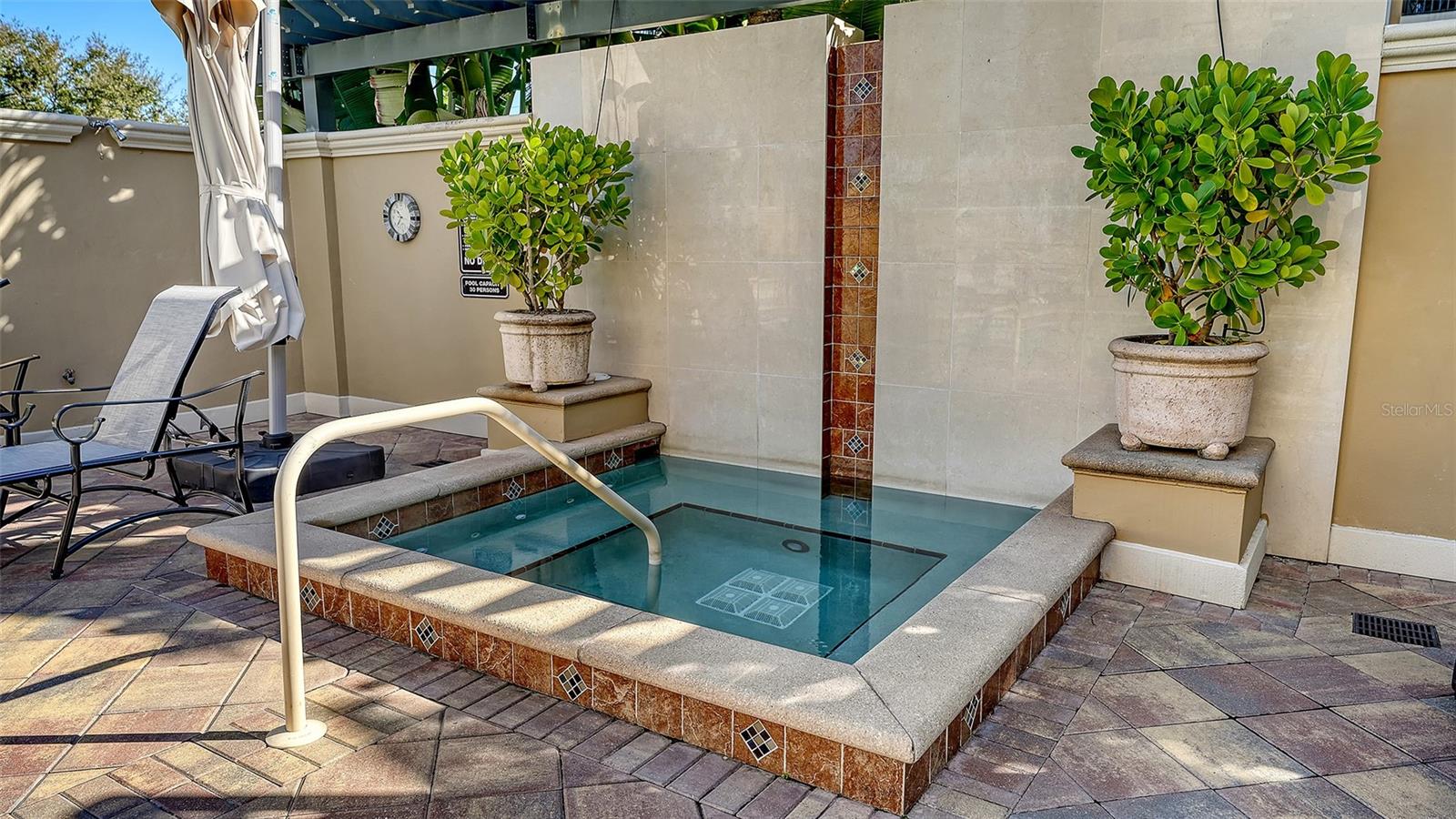 BROADWAY PROMENADE - Residential