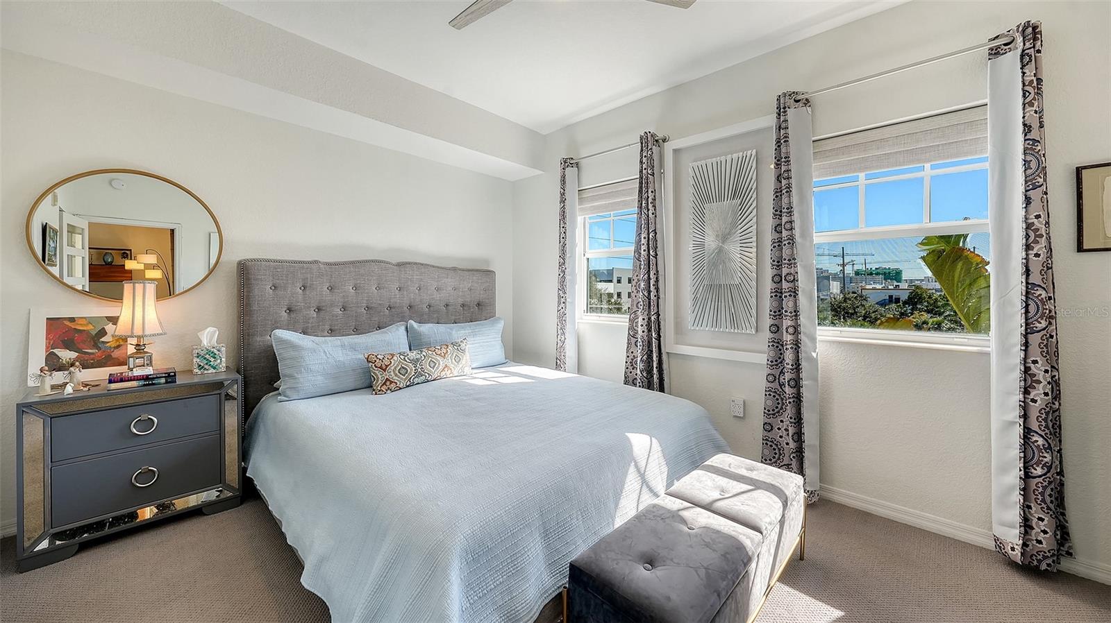 BROADWAY PROMENADE - Residential