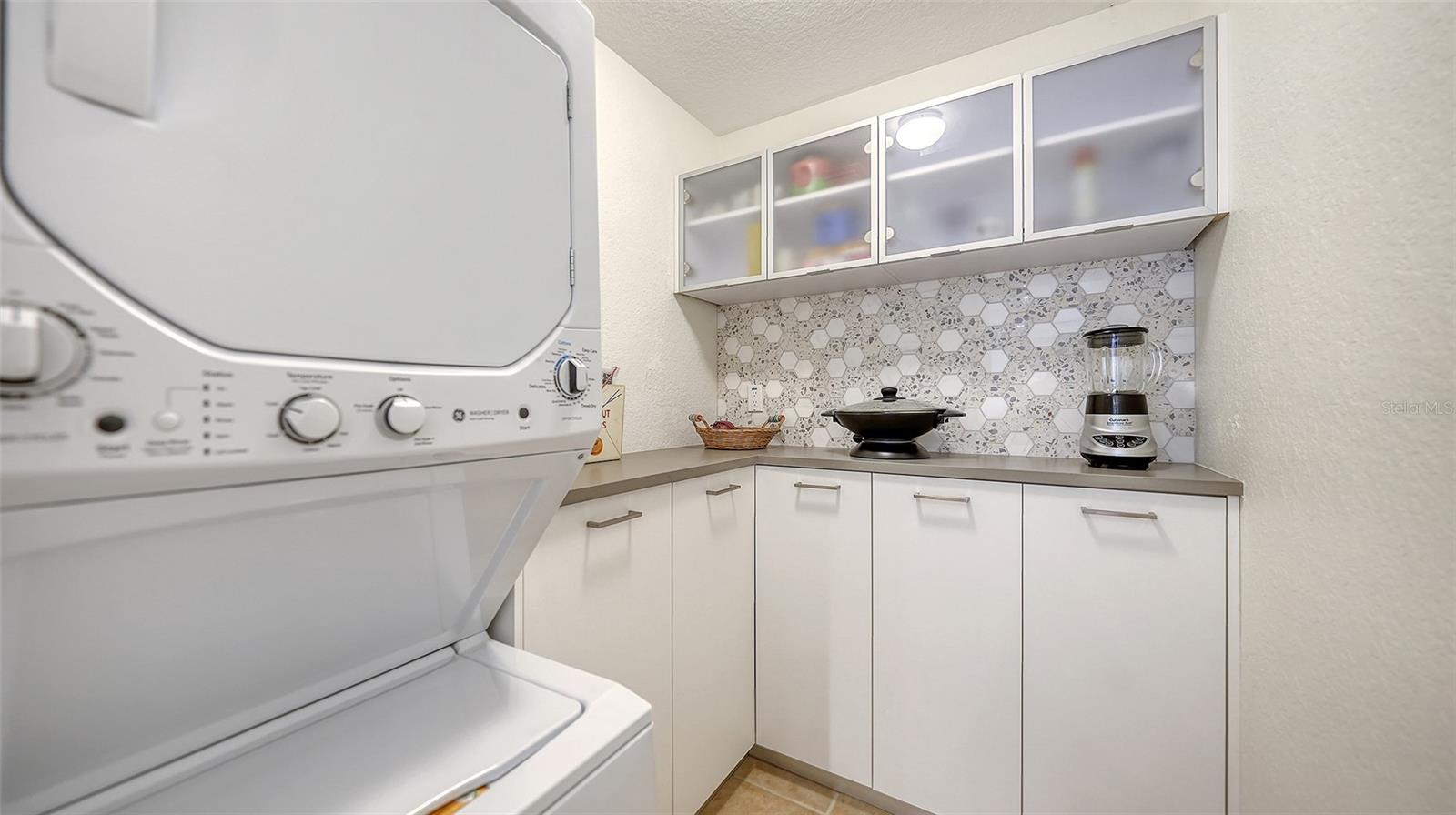 BROADWAY PROMENADE - Residential