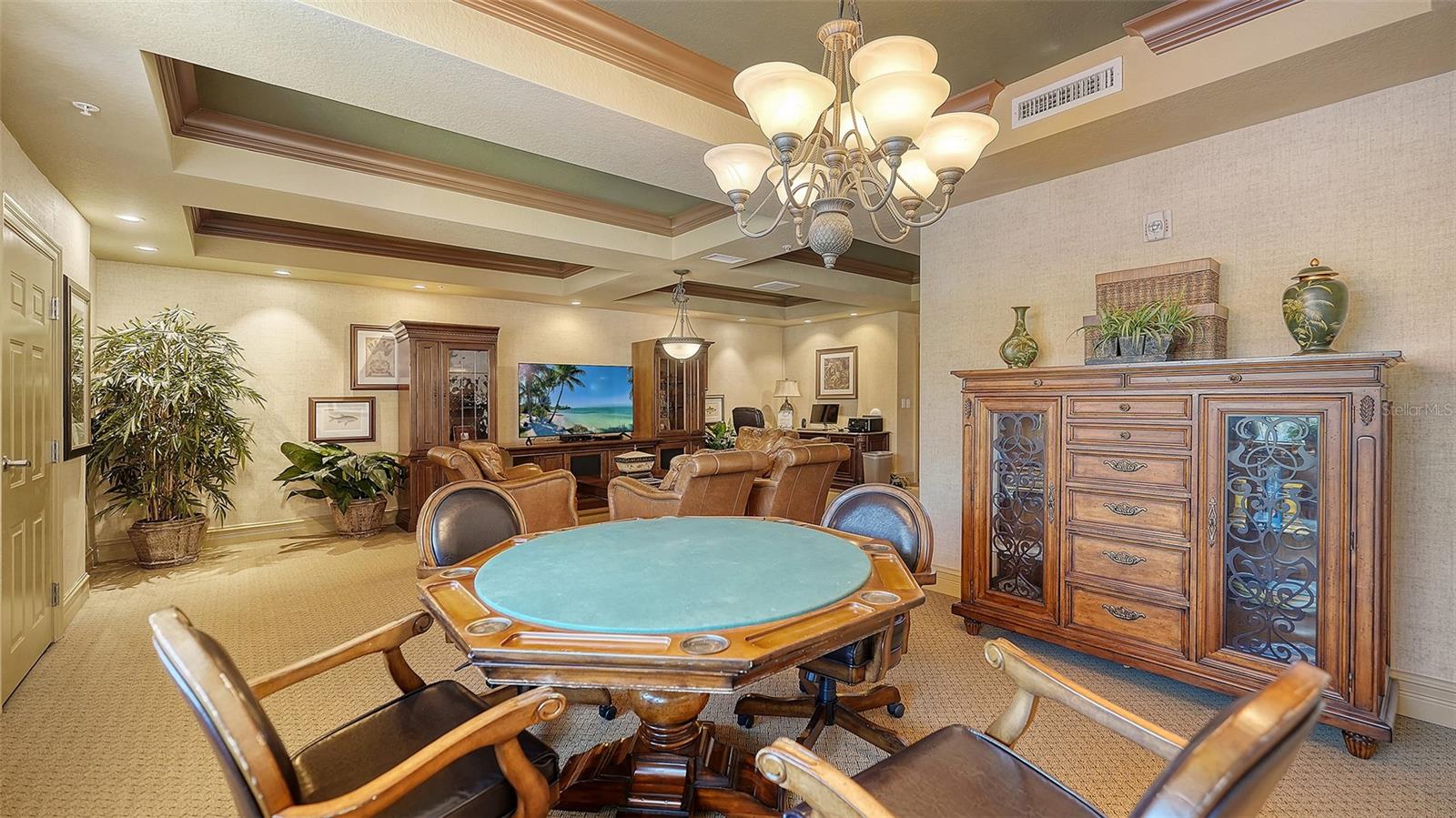 BROADWAY PROMENADE - Residential