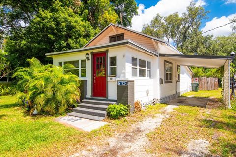 A home in LAKELAND