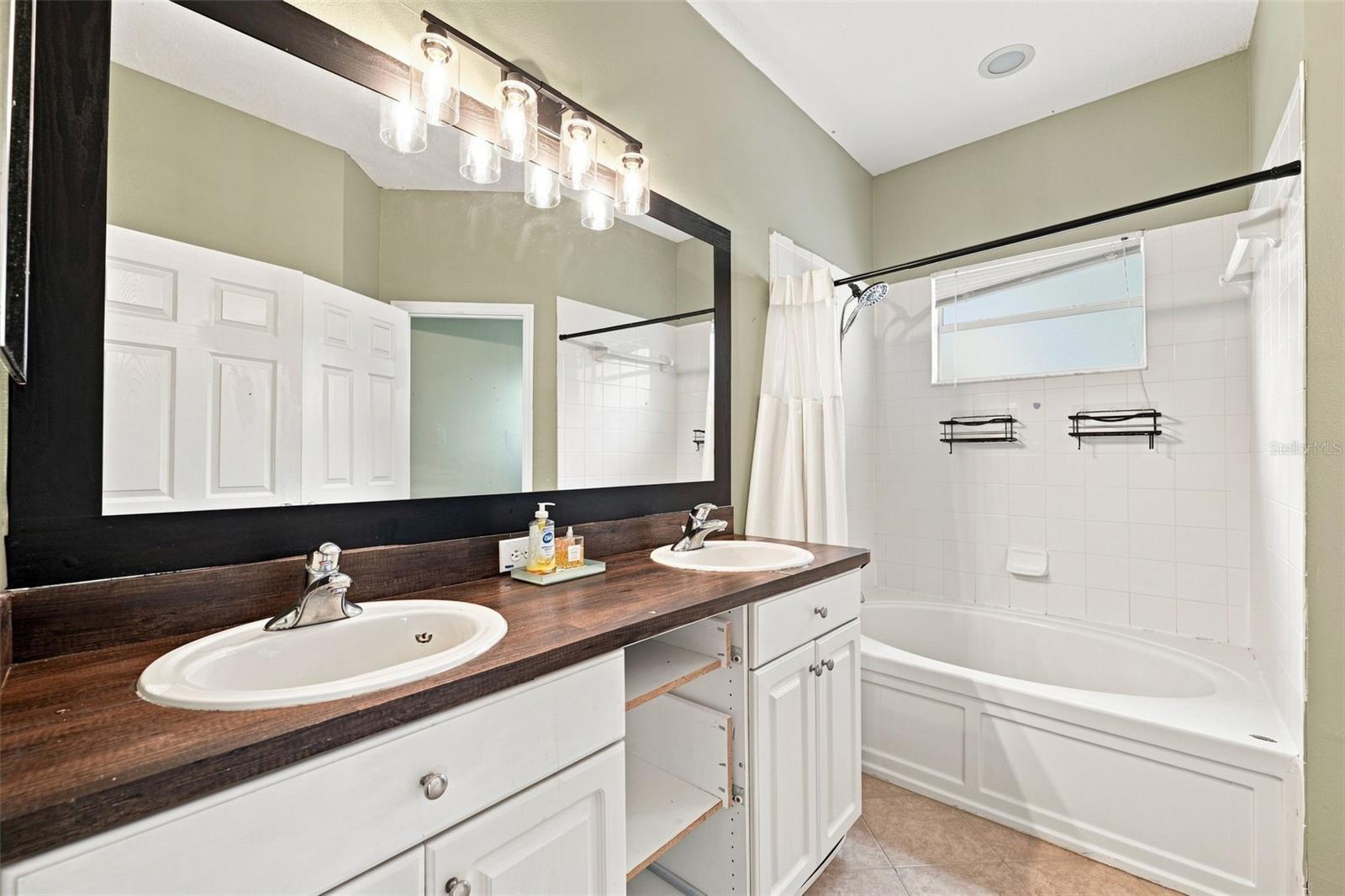 8814 SOUTHERN CHARM CIRCLE