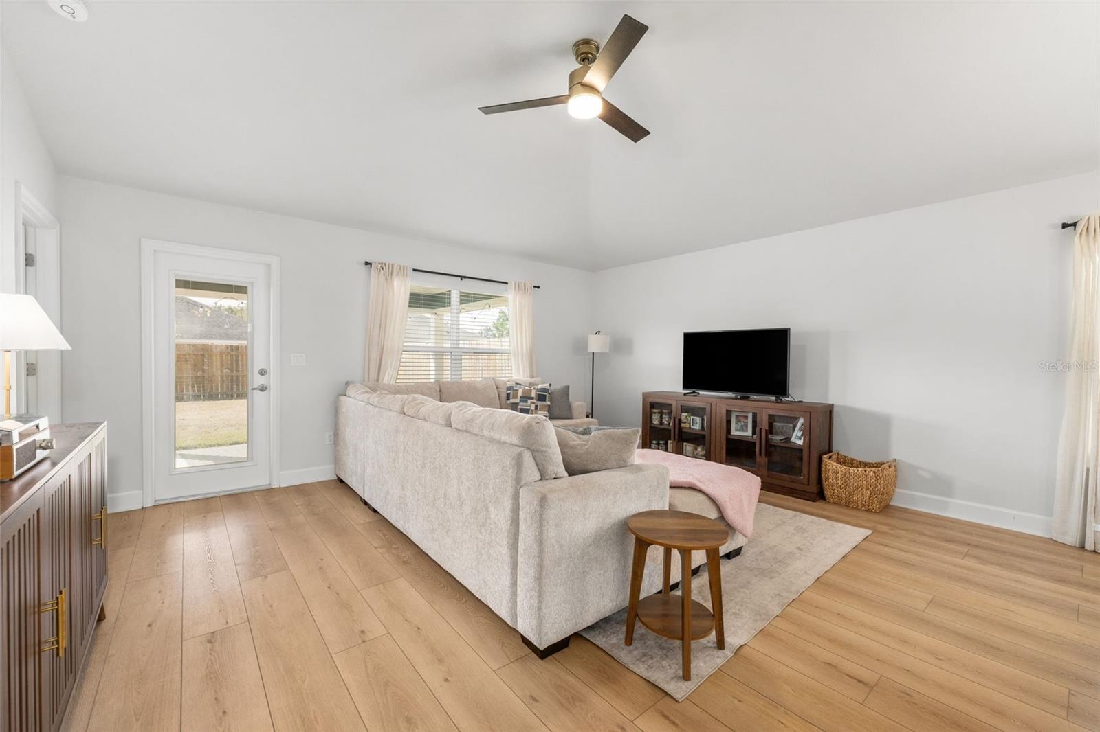 COUNTRY WAY SOUTH PH 1 PB 38 PG 79 - Residential