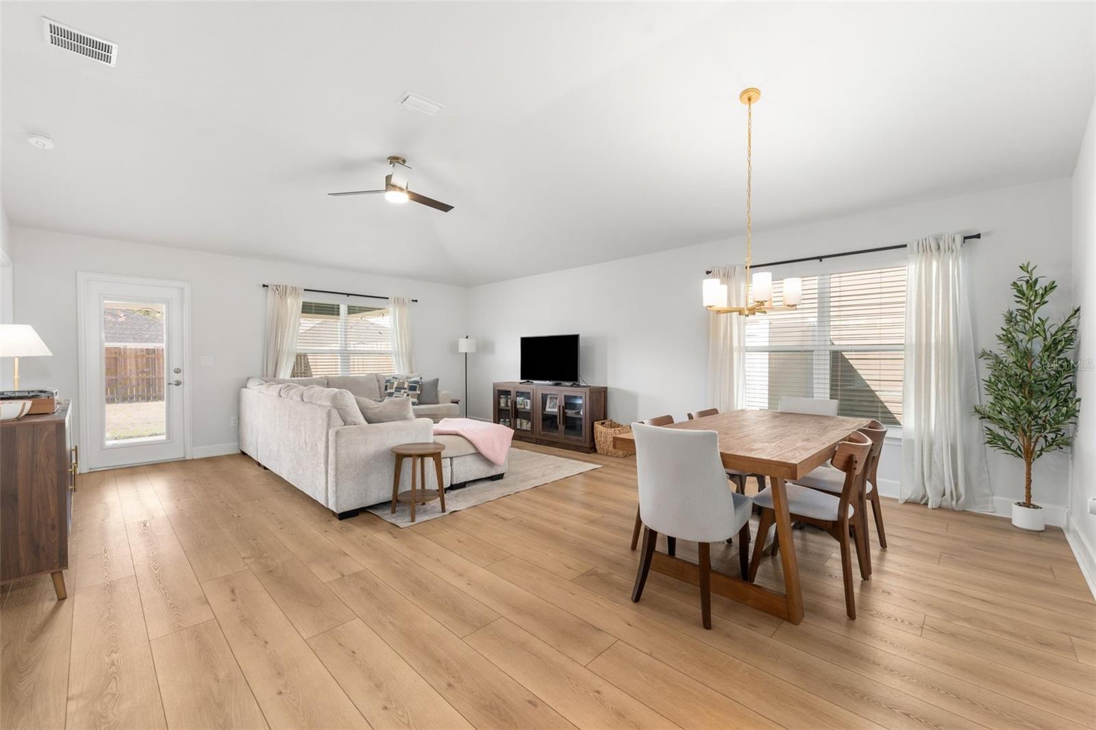 COUNTRY WAY SOUTH PH 1 PB 38 PG 79 - Residential