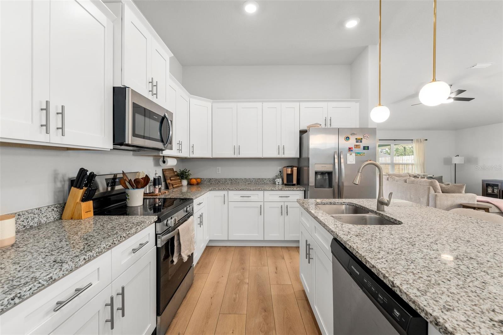 COUNTRY WAY SOUTH PH 1 PB 38 PG 79 - Residential