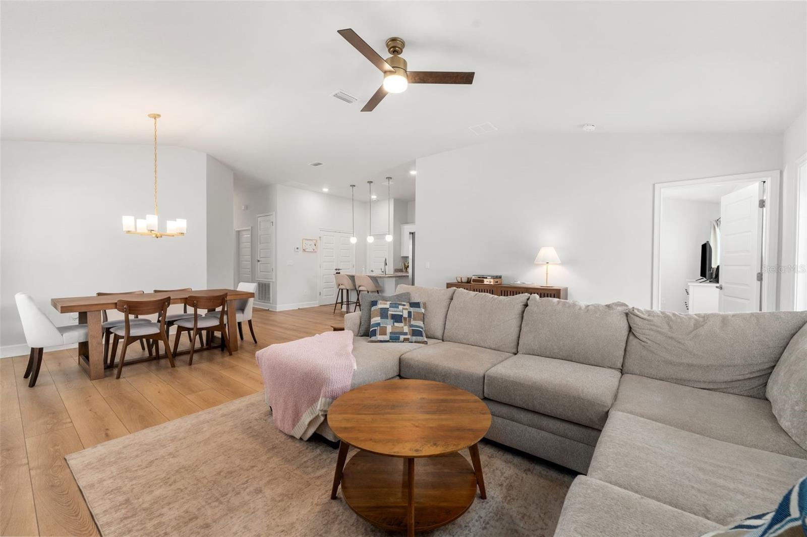 COUNTRY WAY SOUTH PH 1 PB 38 PG 79 - Residential