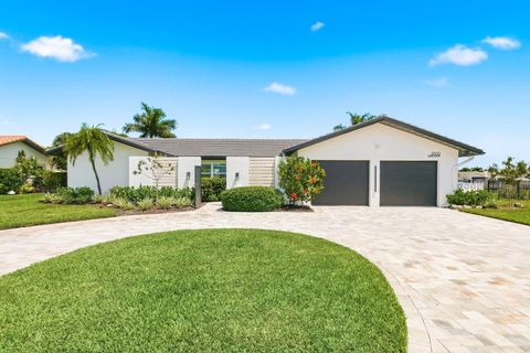 Photo of 2000 Kansas Avenue NE, St Petersburg, FL 33703 (MLS # TB8505337)