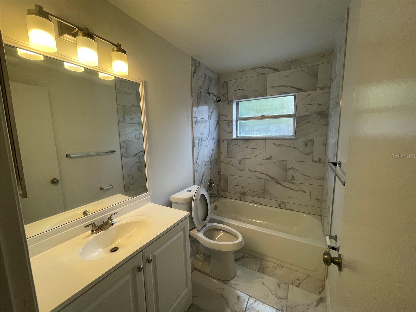 COLLEGE HEIGHTS PH 03 - Residential Lease