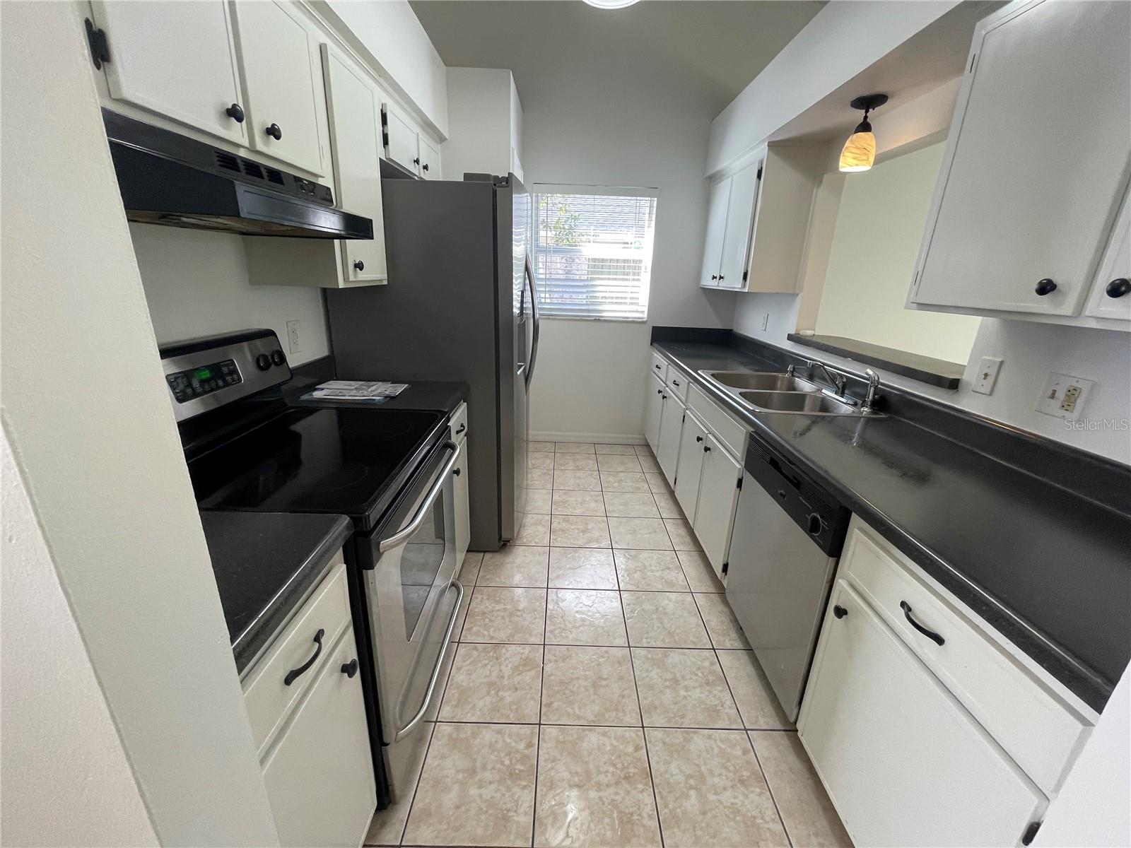 COLLEGE HEIGHTS PH 03 - Residential Lease