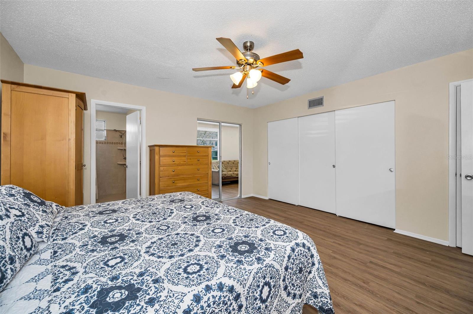 ON TOP OF THE WORLD - Residential