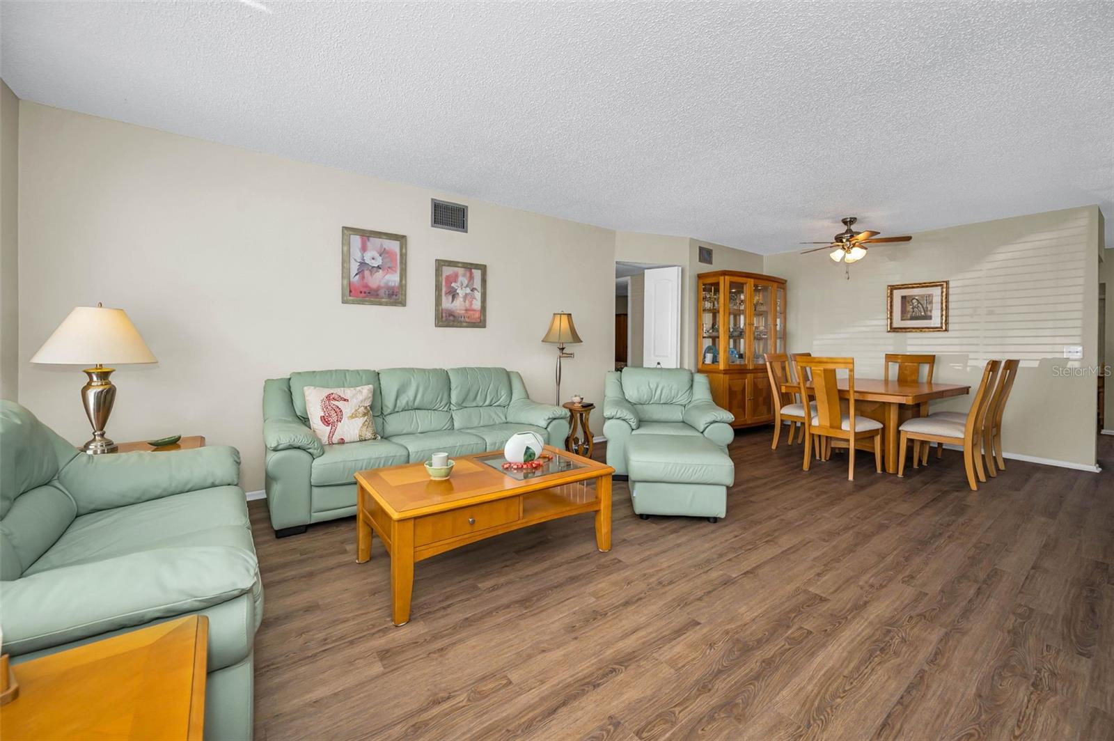 ON TOP OF THE WORLD - Residential