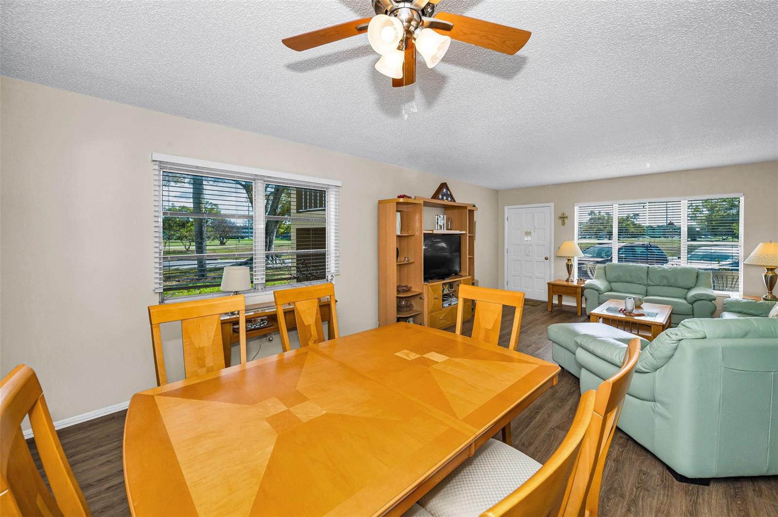 ON TOP OF THE WORLD - Residential