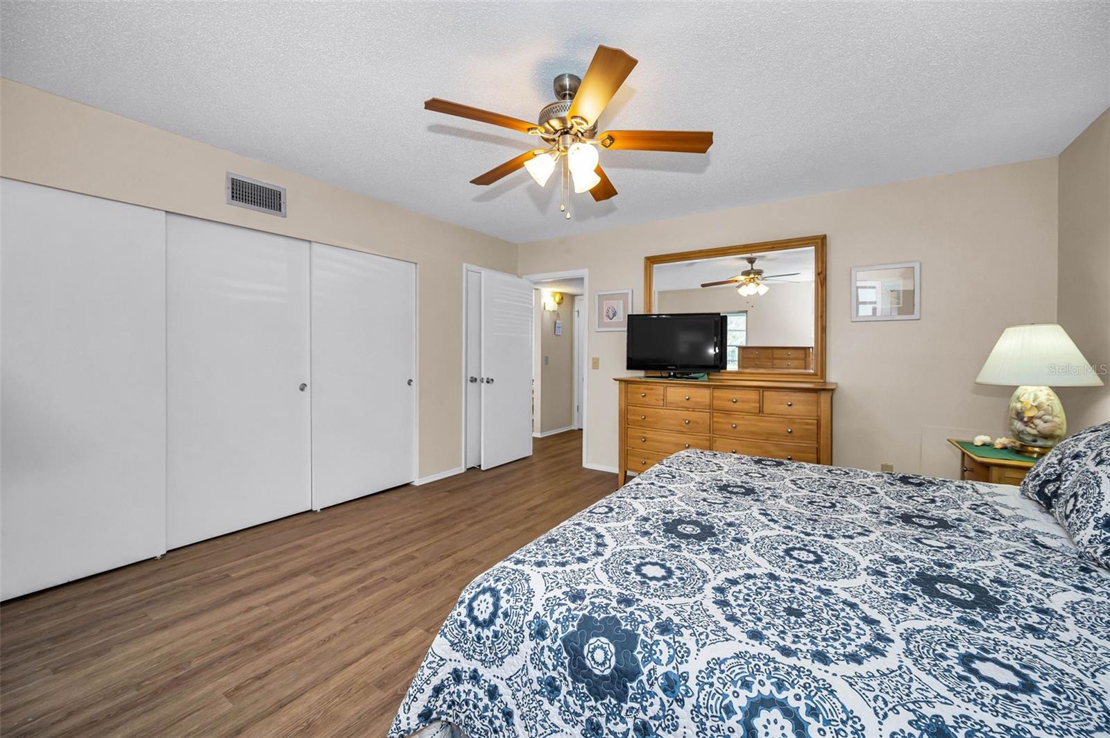 ON TOP OF THE WORLD - Residential