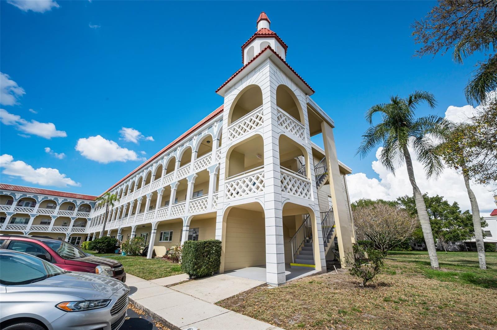 ON TOP OF THE WORLD - Residential