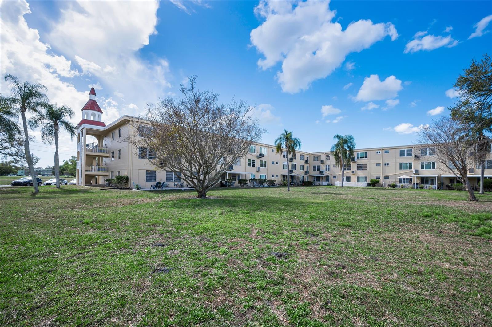 ON TOP OF THE WORLD - Residential