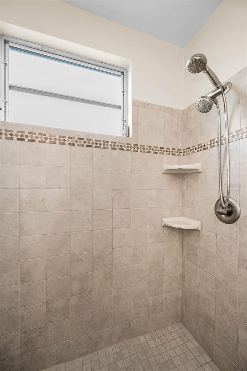 ON TOP OF THE WORLD - Residential