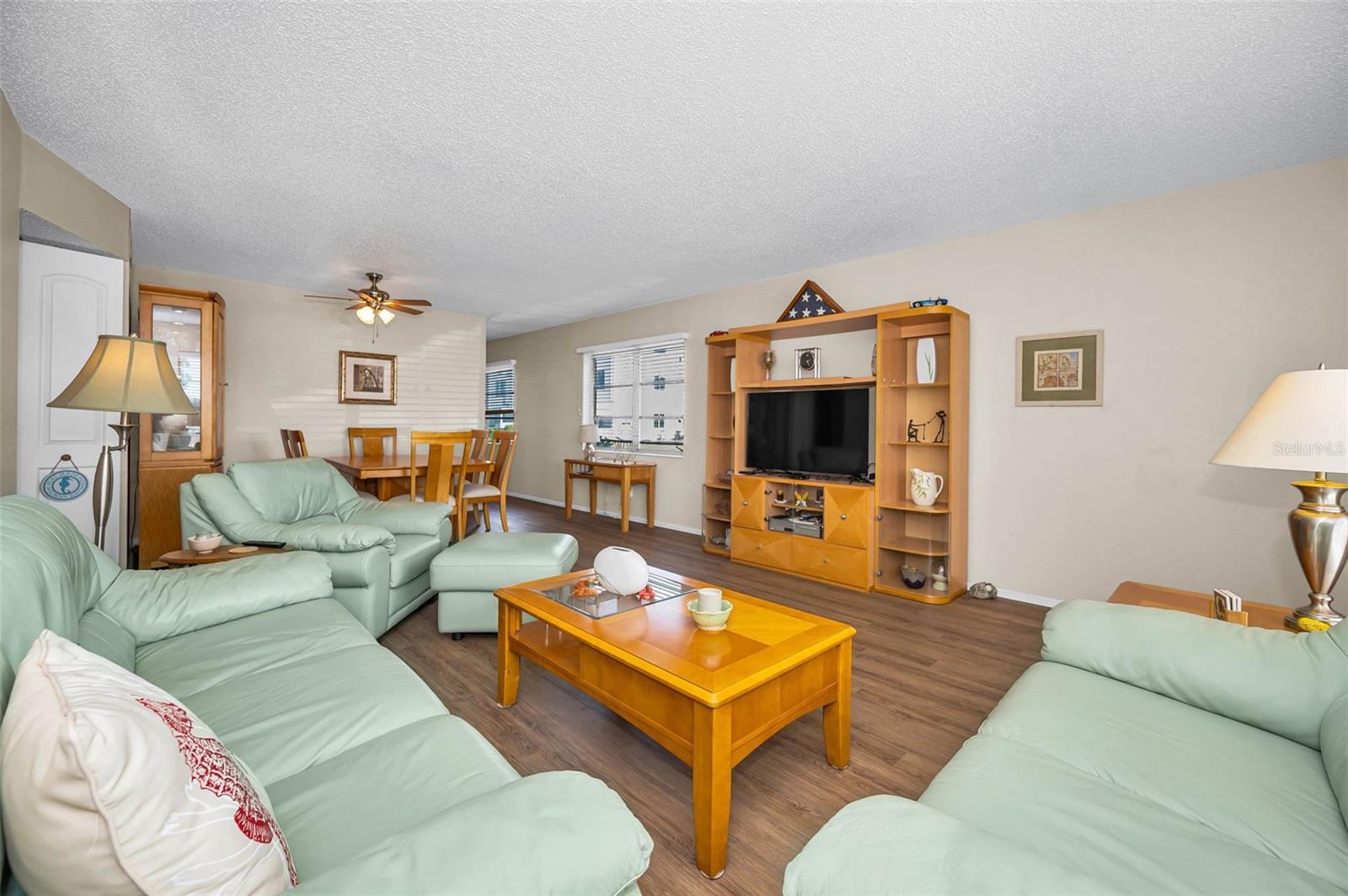 ON TOP OF THE WORLD - Residential