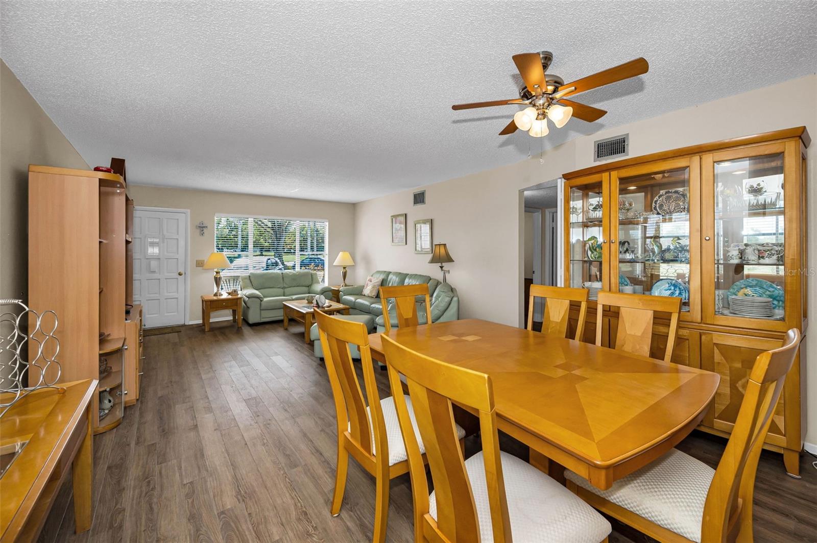 ON TOP OF THE WORLD - Residential