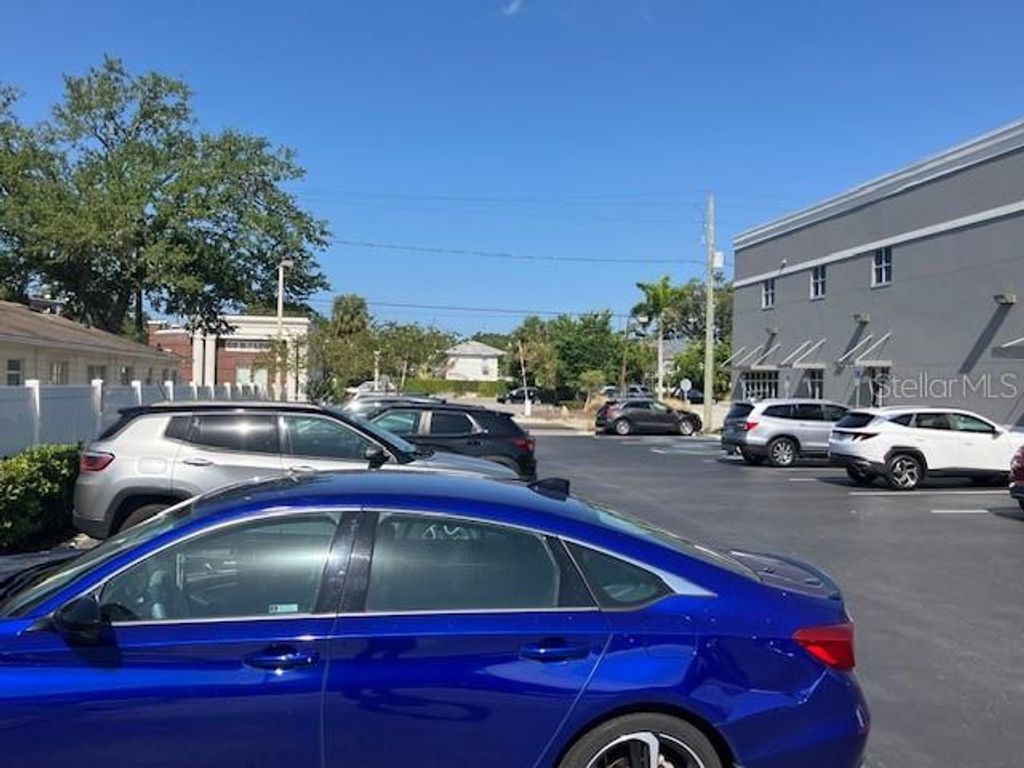 Photo of 310 S Macdill Avenue, Tampa, FL 33609 (MLS # TB8381138)