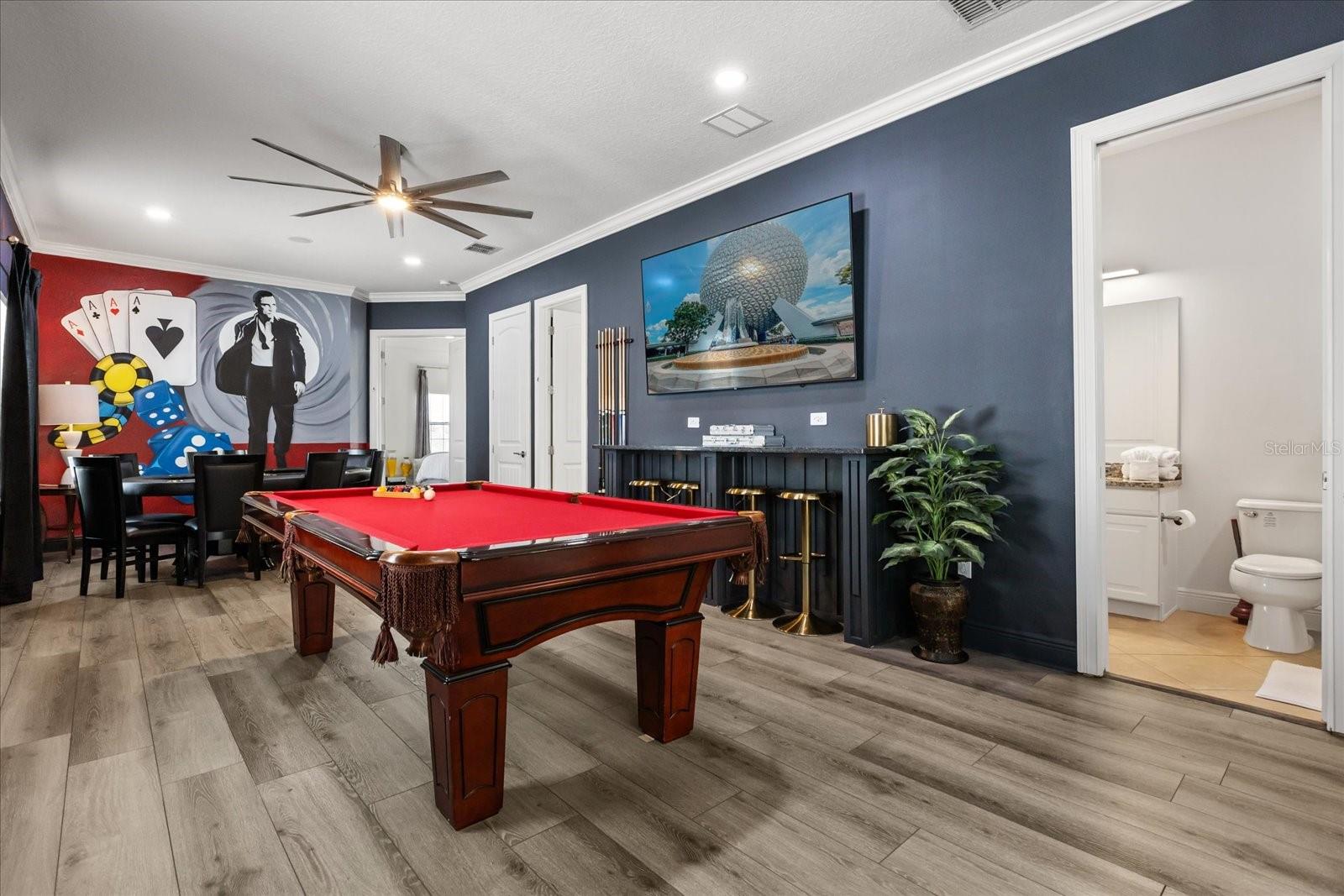 915 GOLDEN BEAR DRIVE