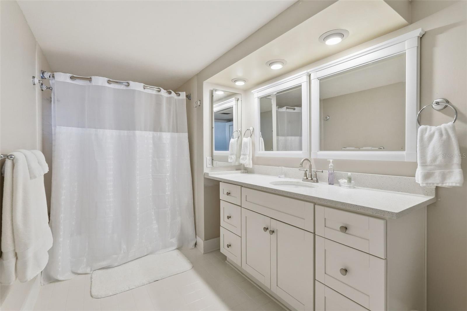 EDGEWATER ARMS 3RD CONDO - Residential