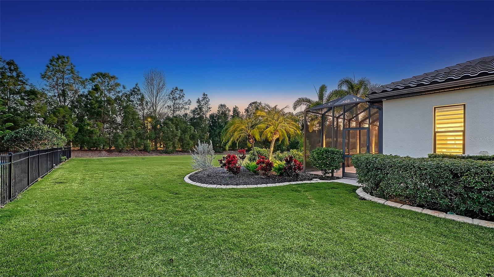 COUNTRY CLUB E LWR SP PP UN1, 2, 3PB52/123 - Residential