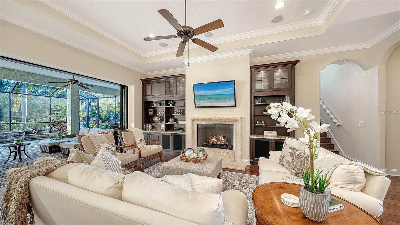 COUNTRY CLUB E LWR SP PP UN1, 2, 3PB52/123 - Residential