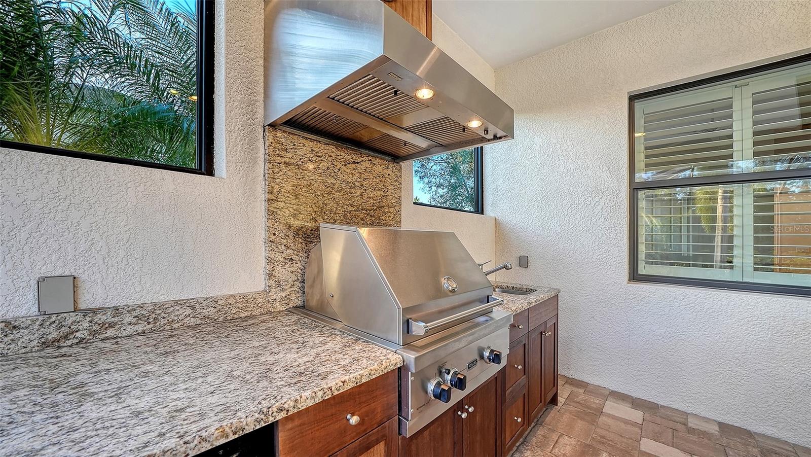 COUNTRY CLUB E LWR SP PP UN1, 2, 3PB52/123 - Residential