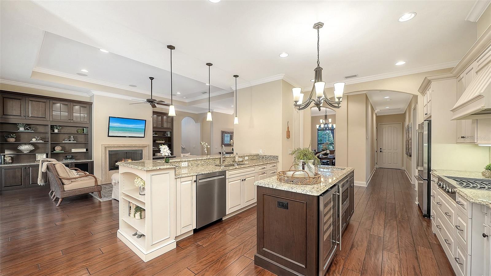 COUNTRY CLUB E LWR SP PP UN1, 2, 3PB52/123 - Residential