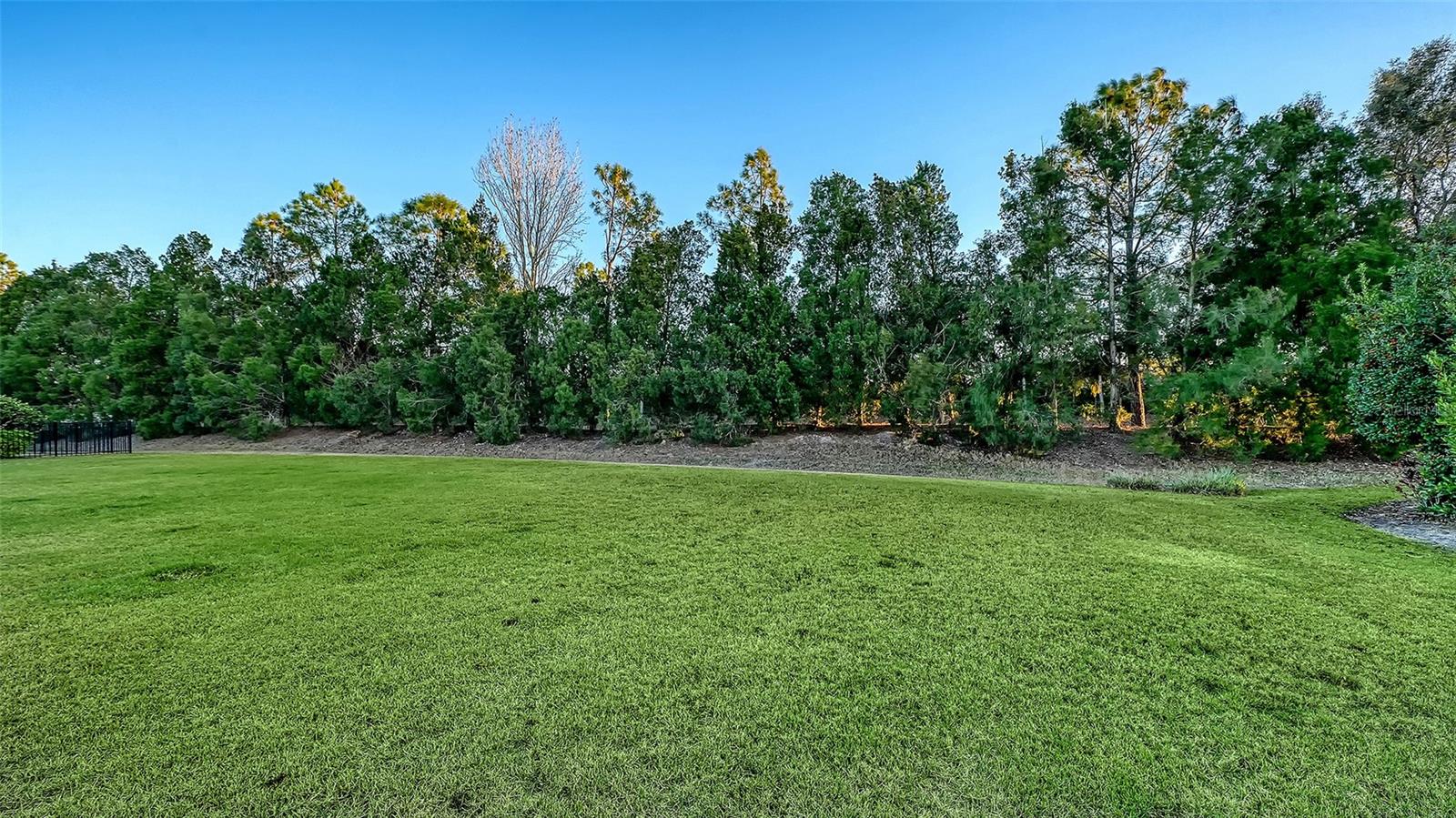 COUNTRY CLUB E LWR SP PP UN1, 2, 3PB52/123 - Residential