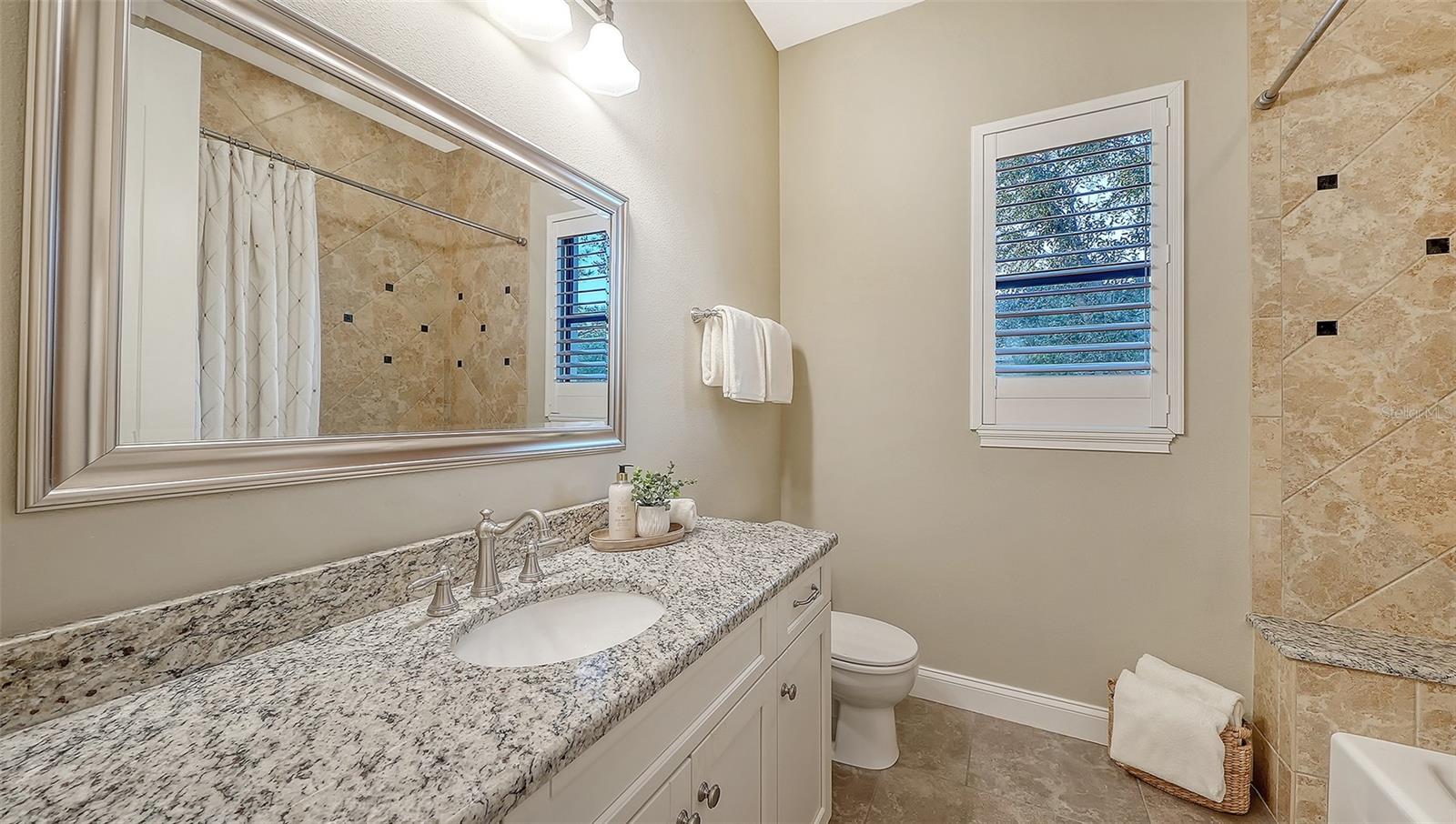 COUNTRY CLUB E LWR SP PP UN1, 2, 3PB52/123 - Residential