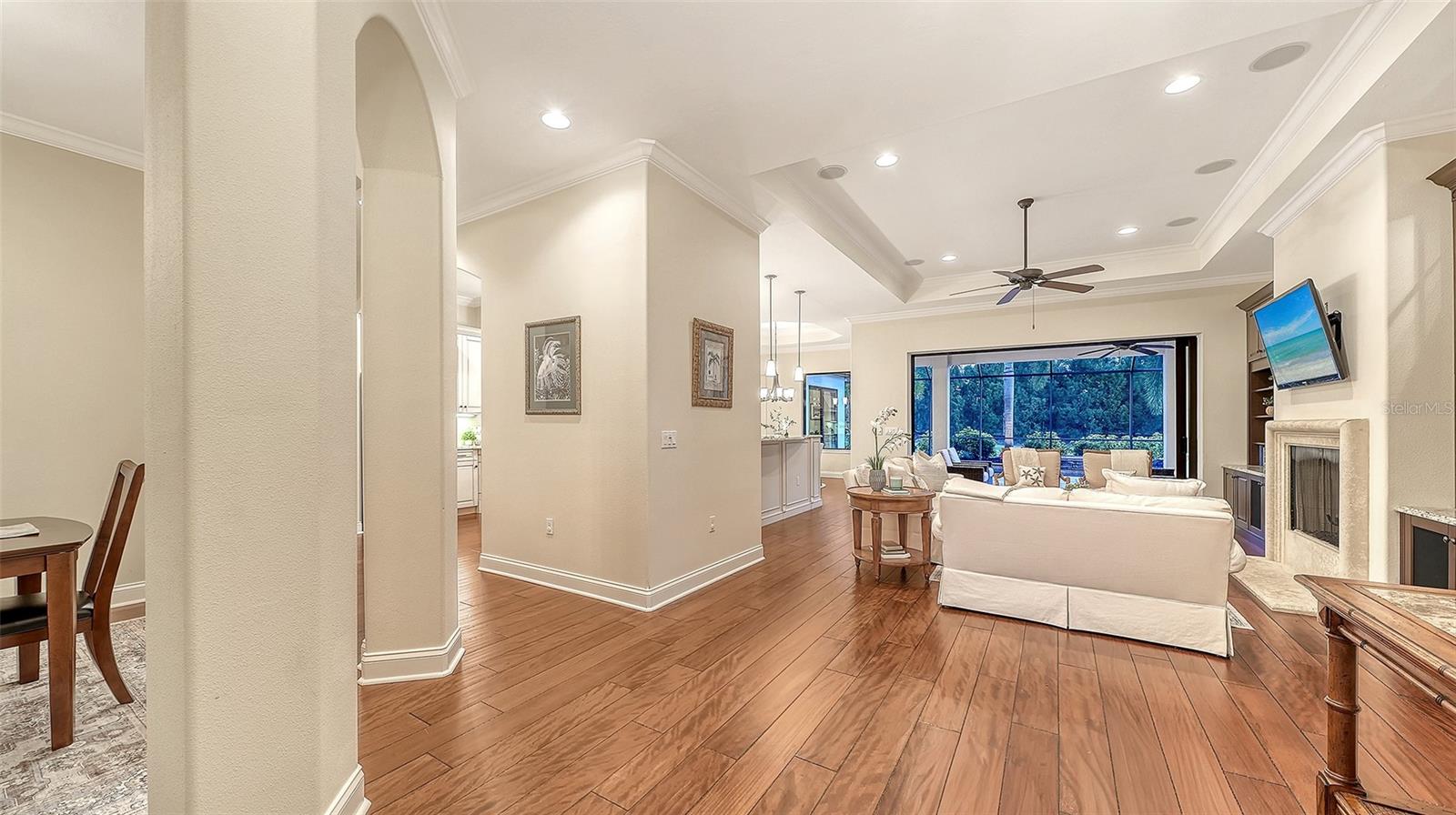 COUNTRY CLUB E LWR SP PP UN1, 2, 3PB52/123 - Residential