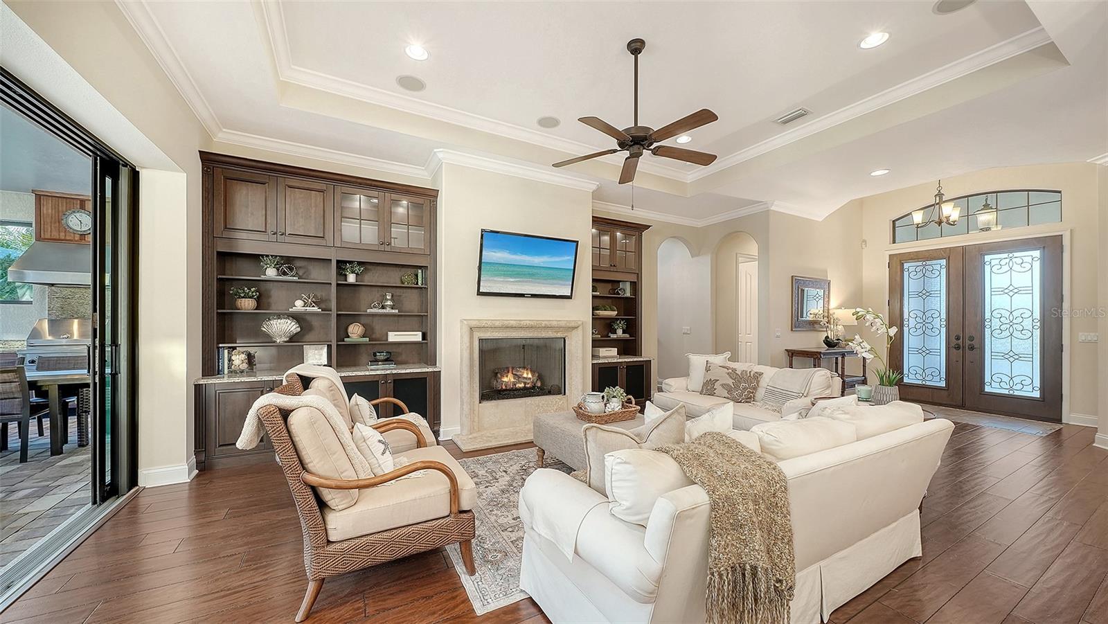 COUNTRY CLUB E LWR SP PP UN1, 2, 3PB52/123 - Residential