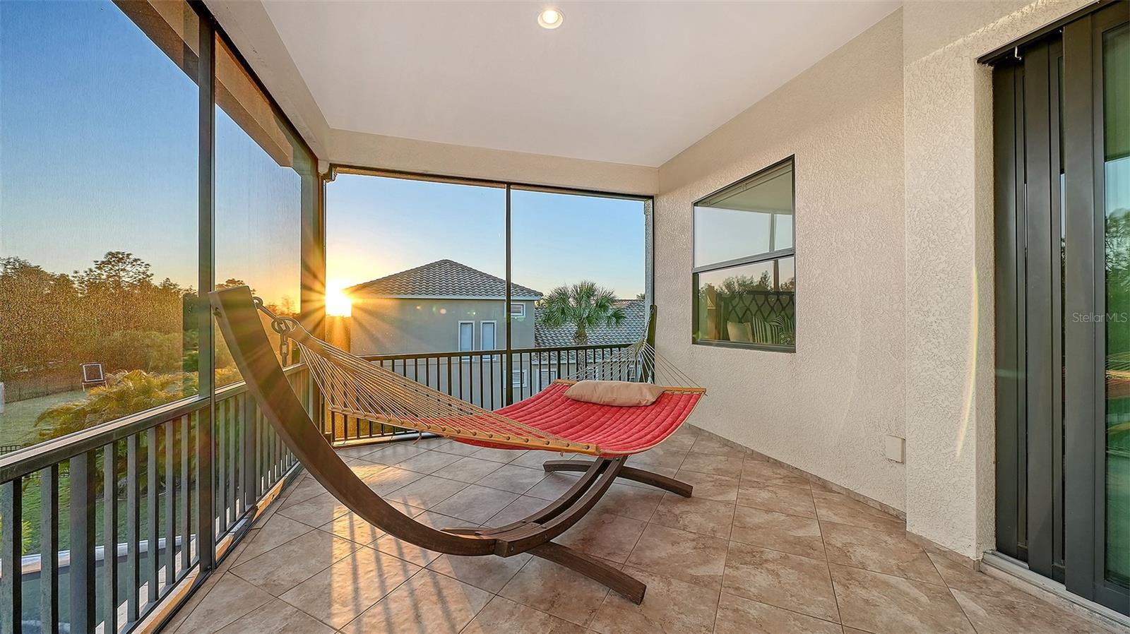 COUNTRY CLUB E LWR SP PP UN1, 2, 3PB52/123 - Residential