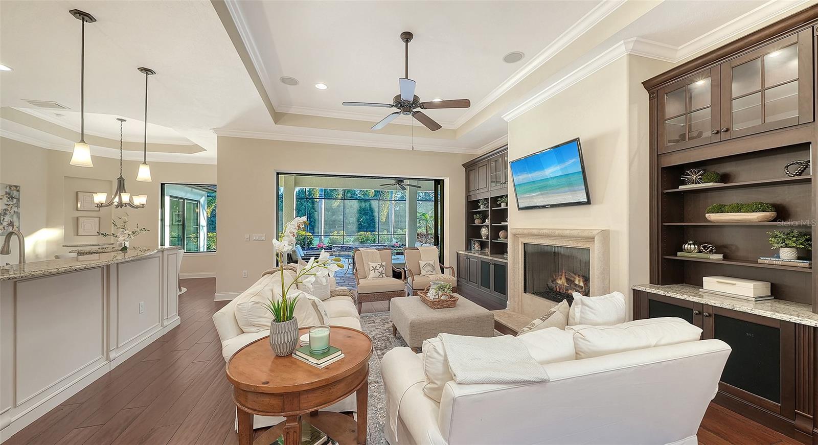 COUNTRY CLUB E LWR SP PP UN1, 2, 3PB52/123 - Residential