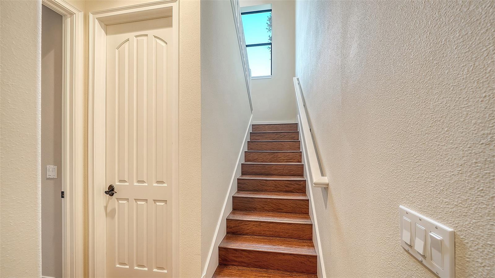 COUNTRY CLUB E LWR SP PP UN1, 2, 3PB52/123 - Residential