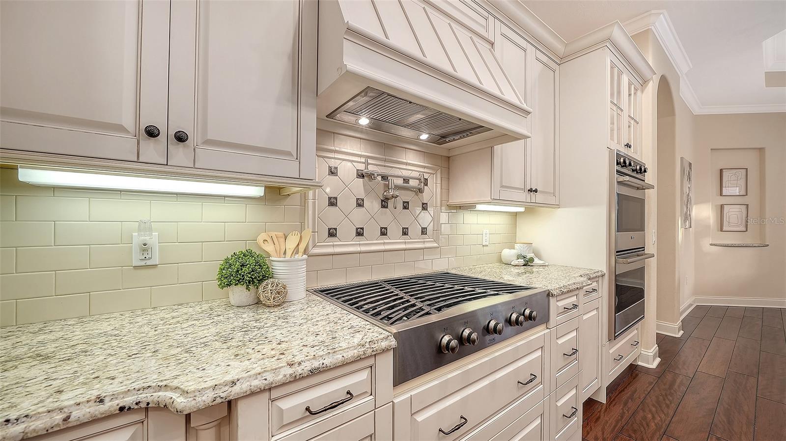 COUNTRY CLUB E LWR SP PP UN1, 2, 3PB52/123 - Residential