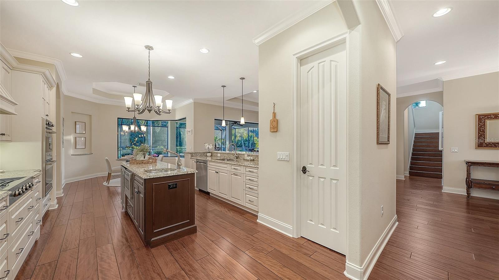 COUNTRY CLUB E LWR SP PP UN1, 2, 3PB52/123 - Residential