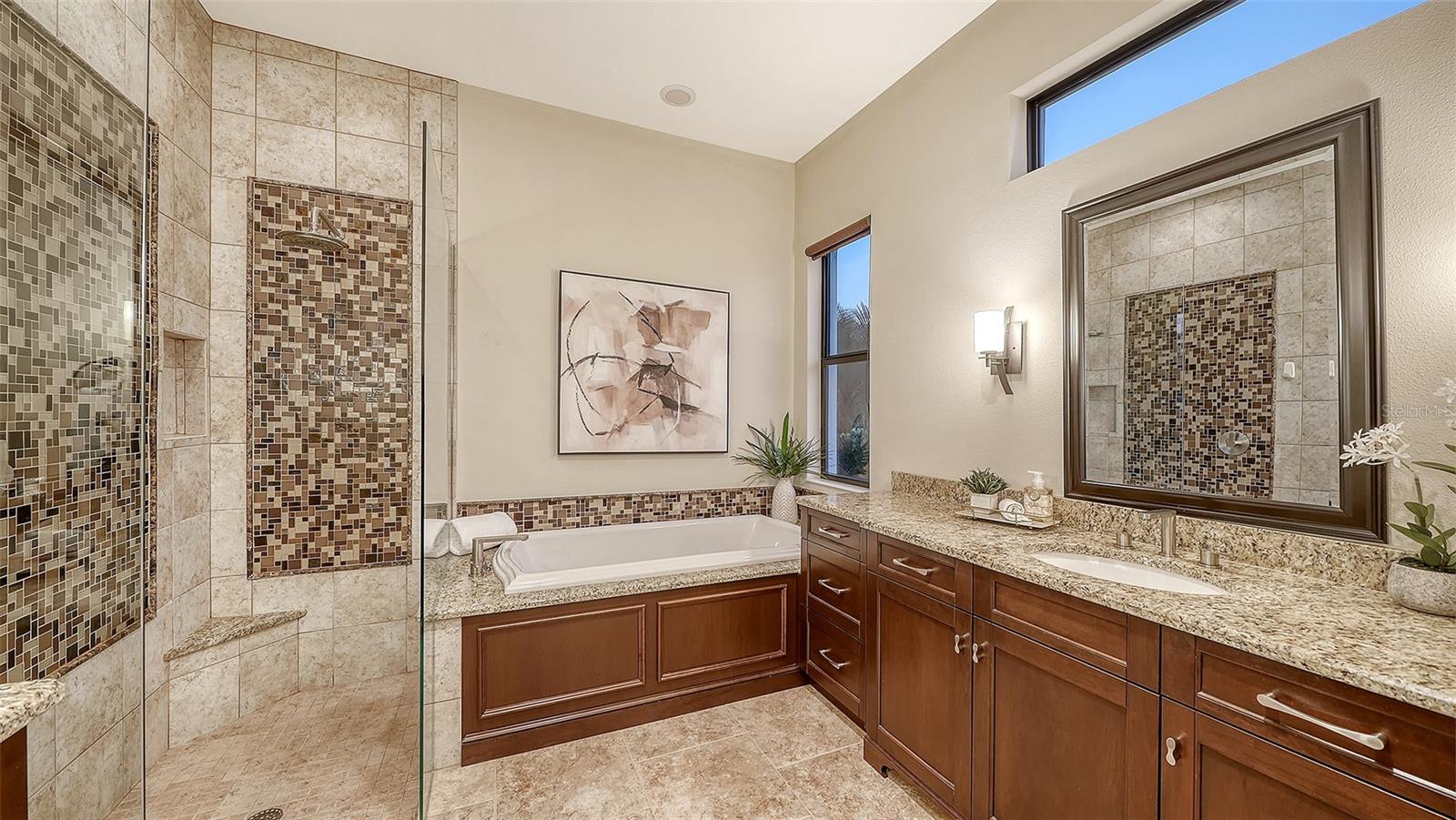 COUNTRY CLUB E LWR SP PP UN1, 2, 3PB52/123 - Residential