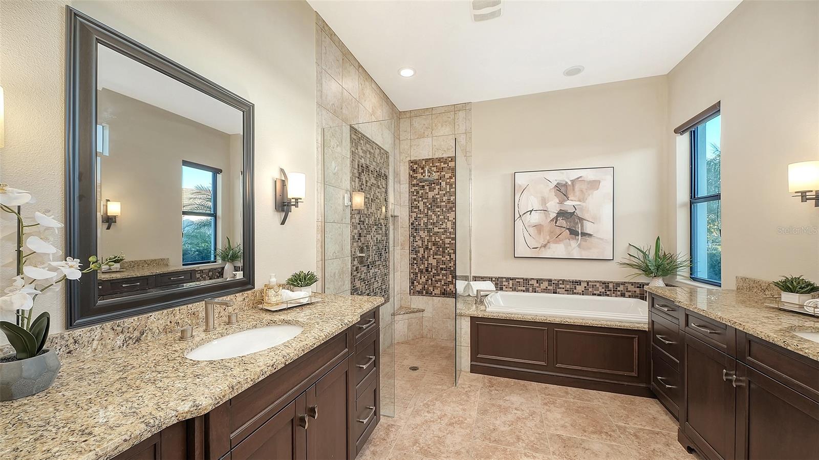 COUNTRY CLUB E LWR SP PP UN1, 2, 3PB52/123 - Residential