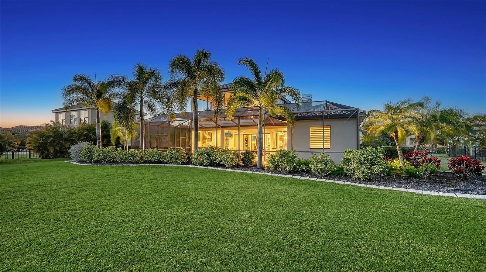 COUNTRY CLUB E LWR SP PP UN1, 2, 3PB52/123 - Residential