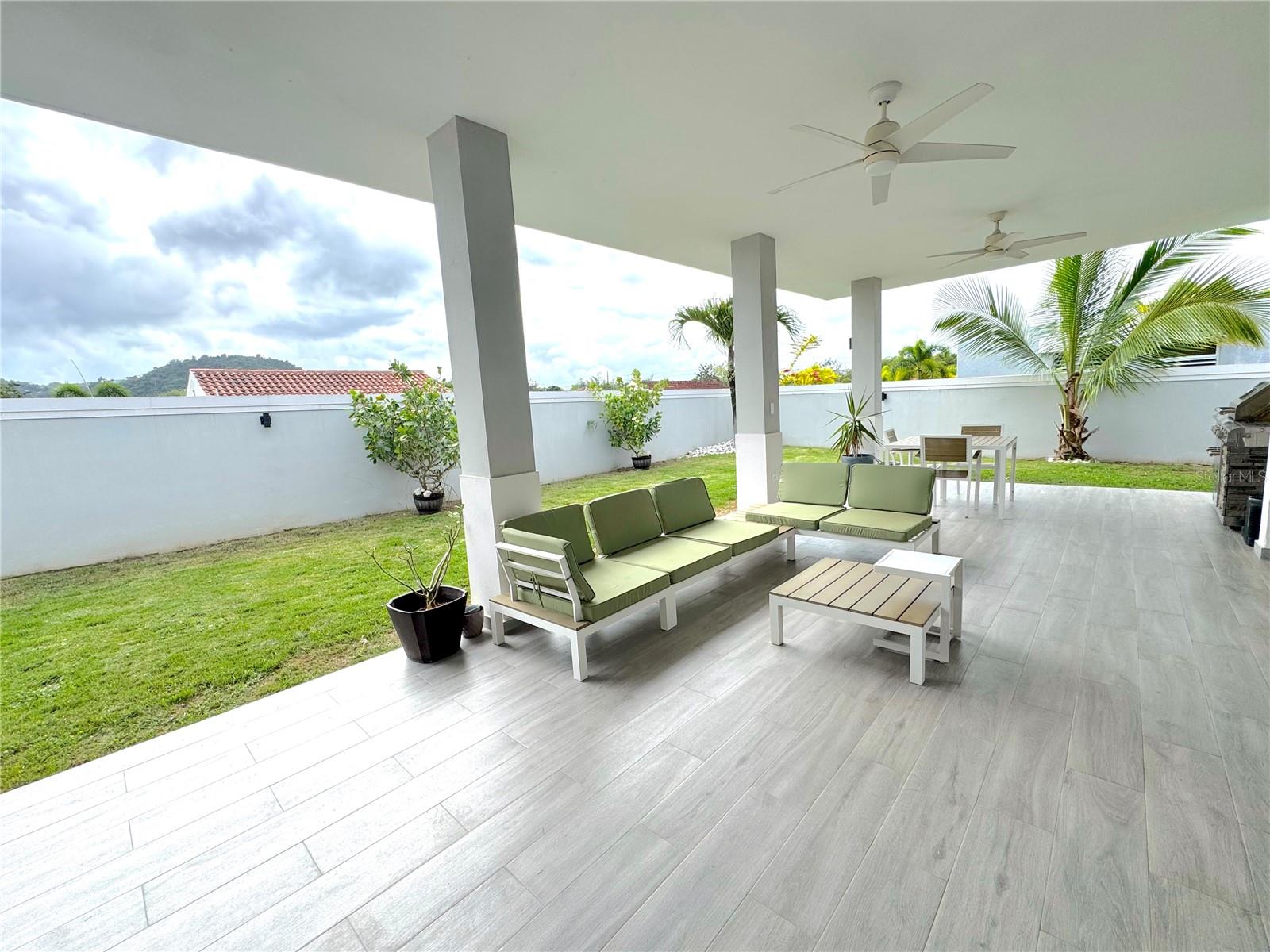 URB. VEREDAS - Residential