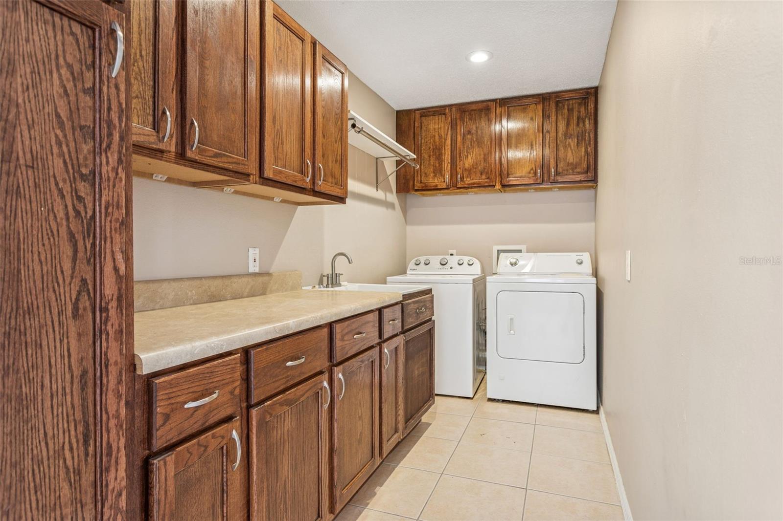 MEADOW POINTE - Residential