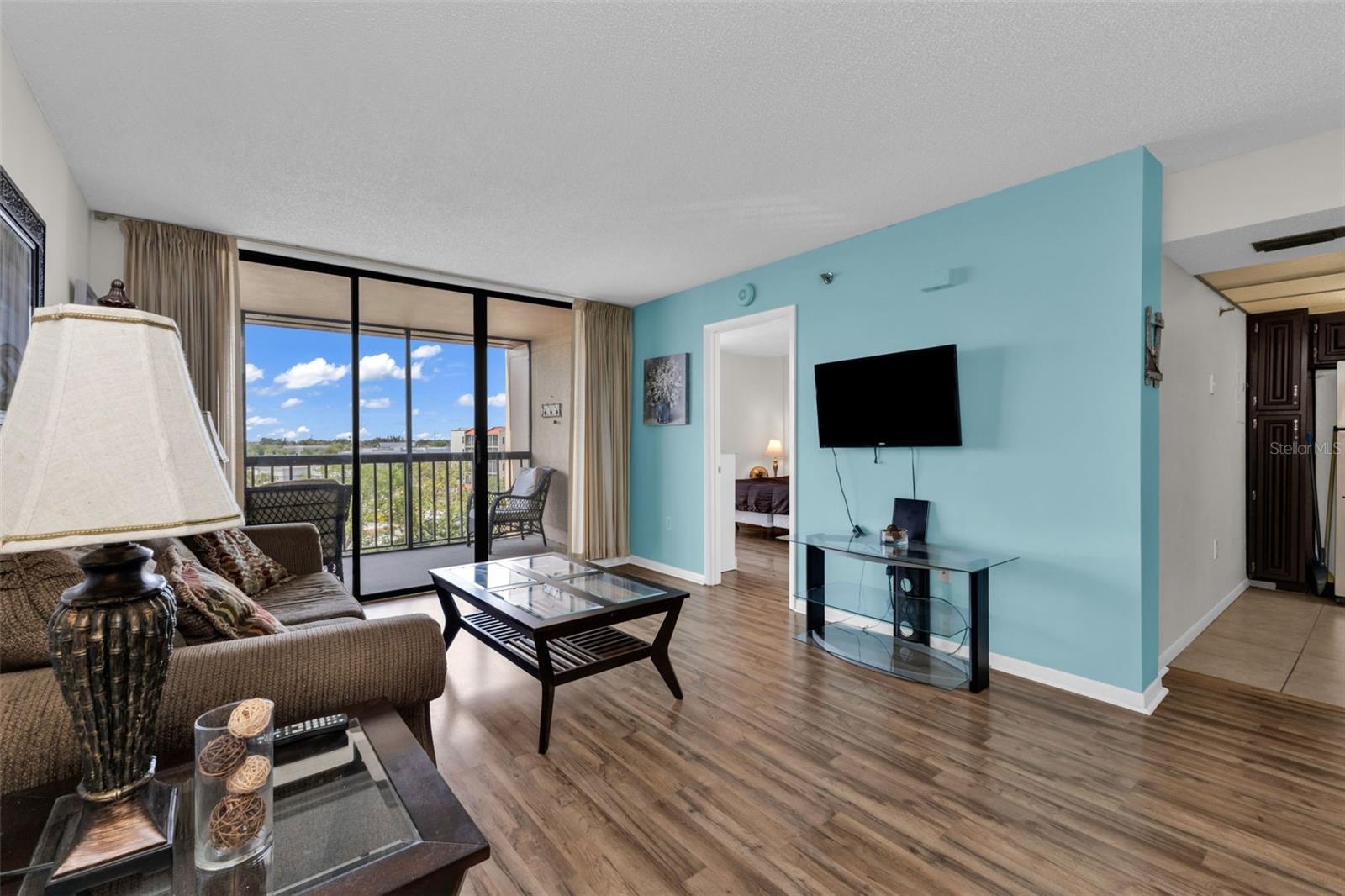 PROMENADES EAST - Residential