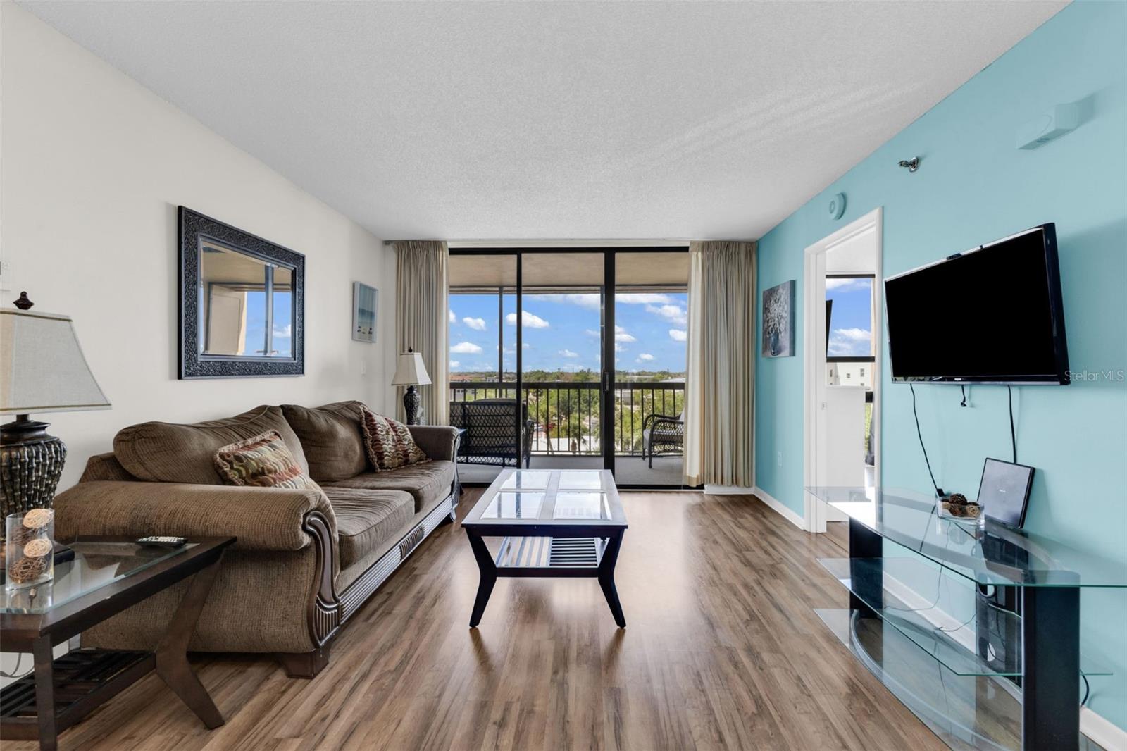 PROMENADES EAST - Residential