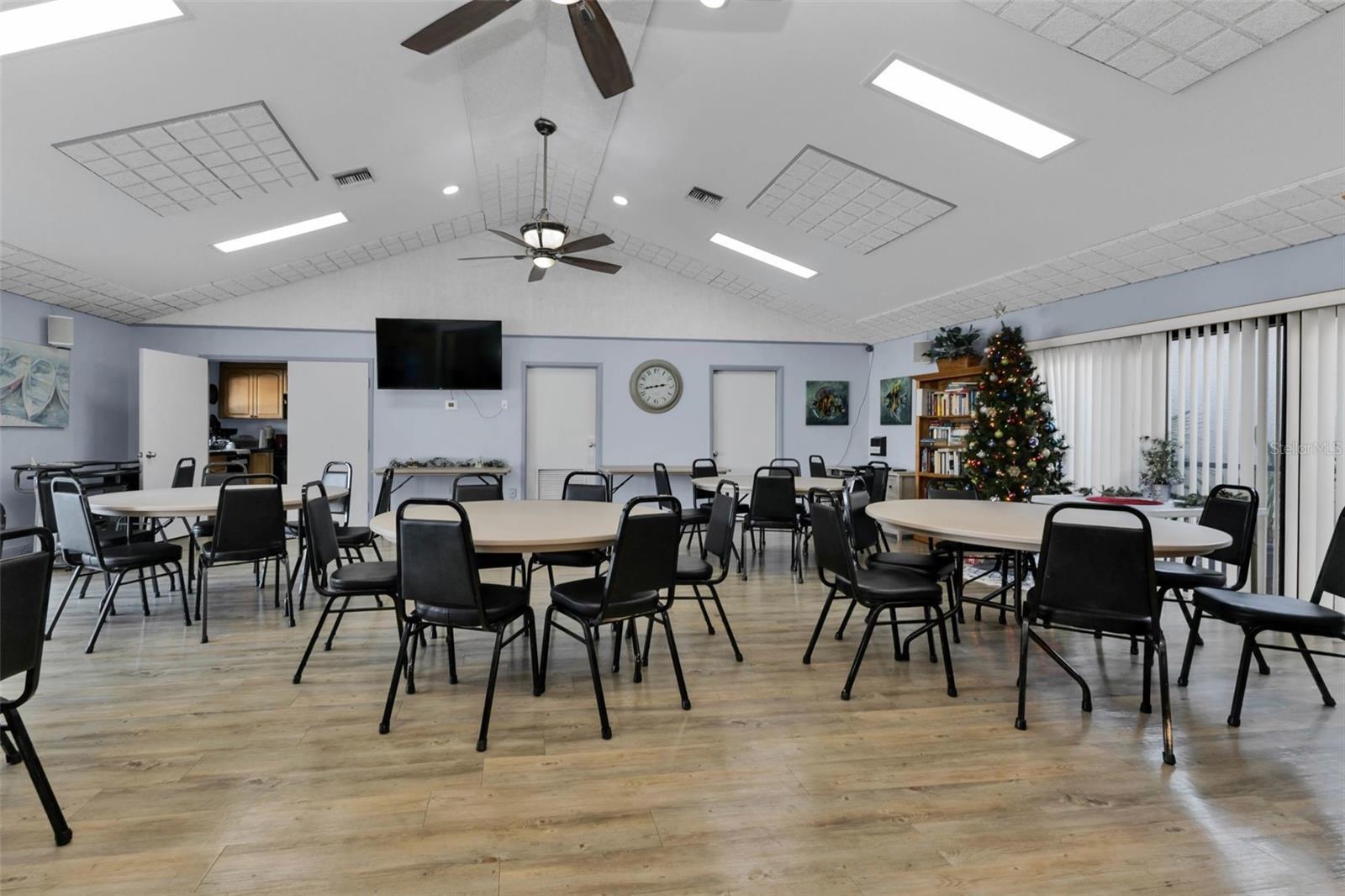 PROMENADES EAST - Residential