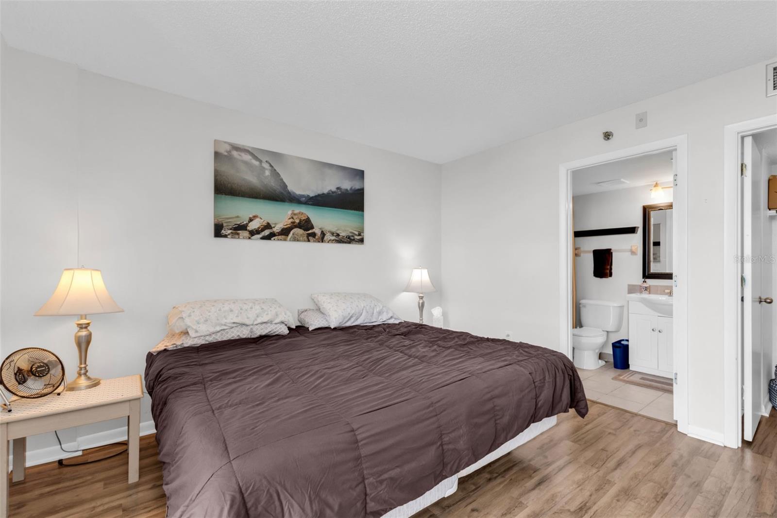 PROMENADES EAST - Residential