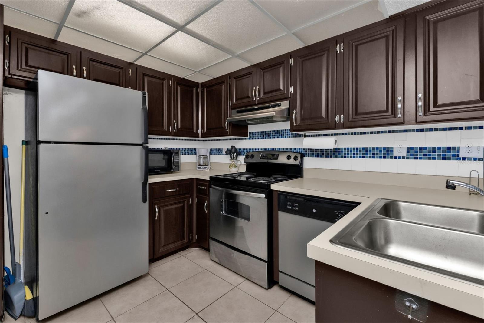 PROMENADES EAST - Residential